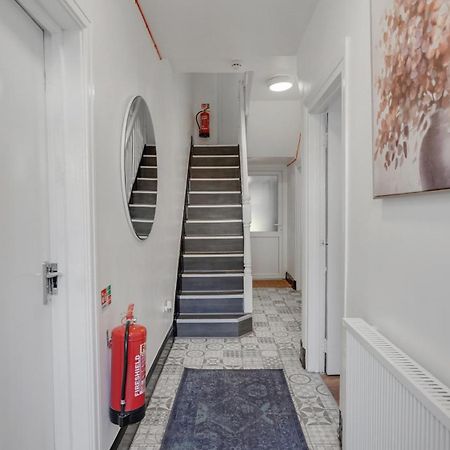 Comfy Double En-Suite Room In Barking Баркінг Екстер'єр фото